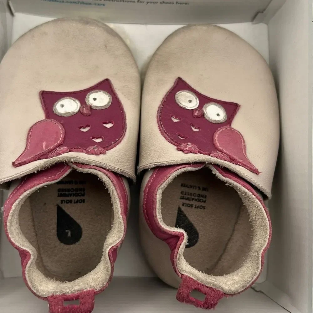 BOBUX Soft Sole Genuine Leather Baby Shoe Newborn Pre-walker 15-21 Mo Milk Owl